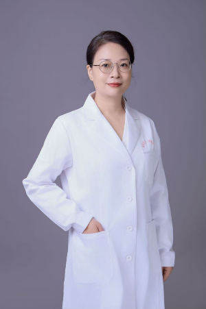 邱丽云.jpg