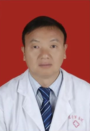 李文龙