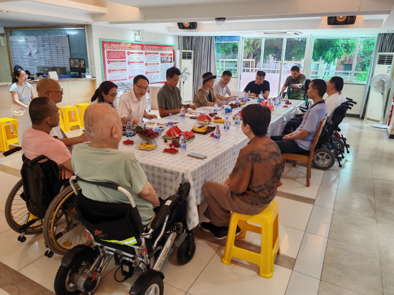 1荣军座谈会.jpg