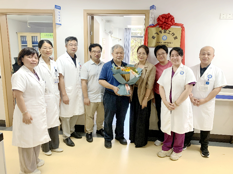 名医领航 专科腾飞——我院举行“麦飞专家工作室”揭牌仪式 <br/>助推眼耳鼻喉科跨越式发展