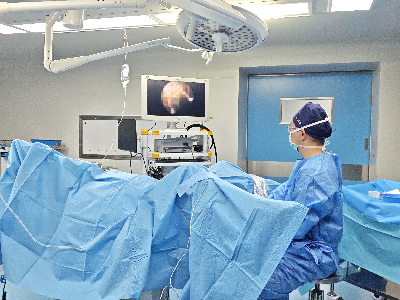 送医送药护老兵 微创手术解沉疴——我院为退役老兵实施联合微创手术，以优质医疗践行尊崇与关怀