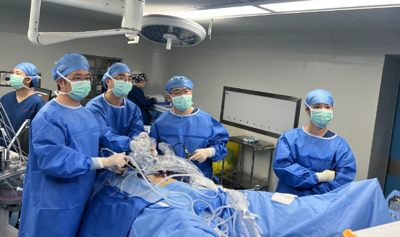 微创除疾暖人心 优抚守护显担当——我院成功为越战老兵实施腹腔镜肿瘤切除术